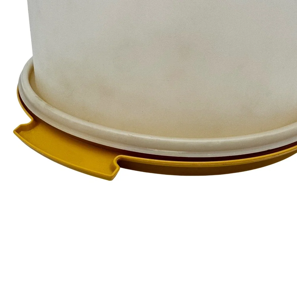 Vintage Tupperware Cake Taker Carrier 11
